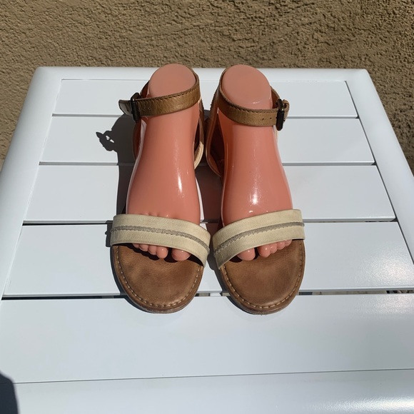 Frye brown and cream leather strap sandals size 9M - Picture 2 of 15